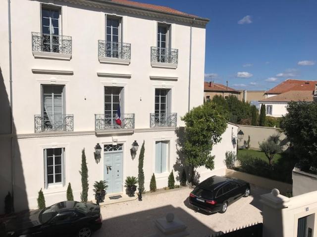 Lazare Maison De Maitre , Appartements De Standing Avec Parking Privatif A Seulement 7 Minutes A Pied Du Centre Historique De Безие Екстериор снимка