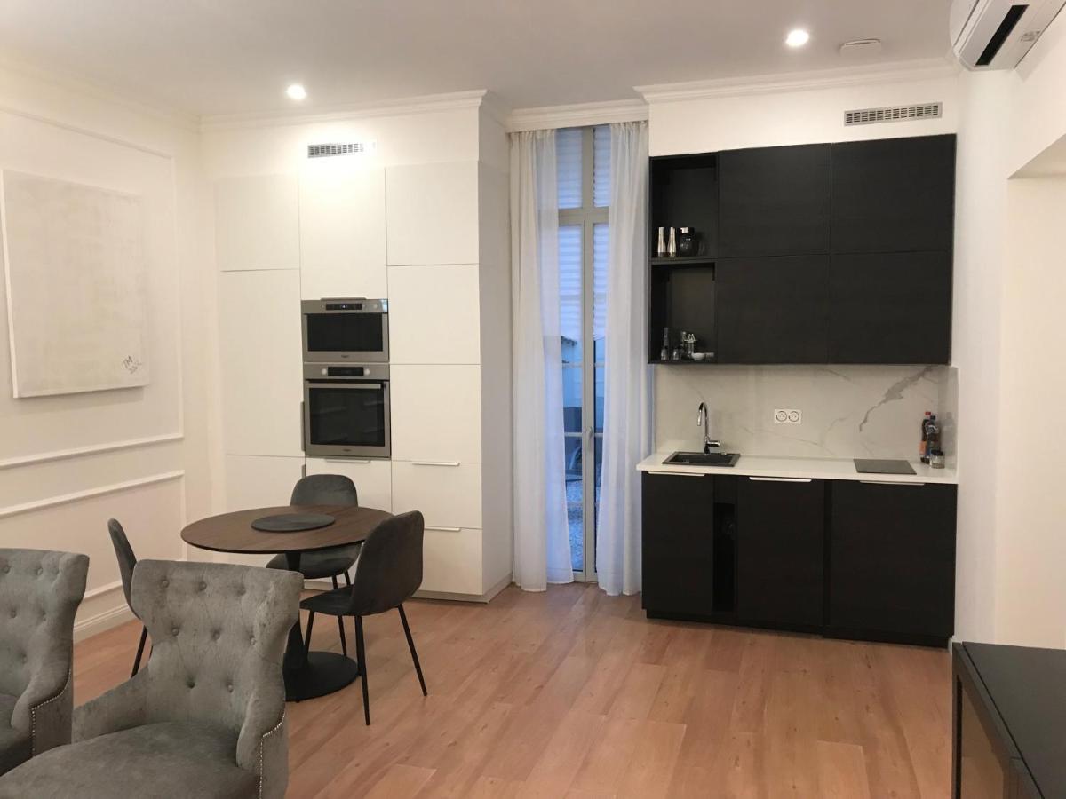Lazare Maison De Maitre , Appartements De Standing Avec Parking Privatif A Seulement 7 Minutes A Pied Du Centre Historique De Безие Екстериор снимка