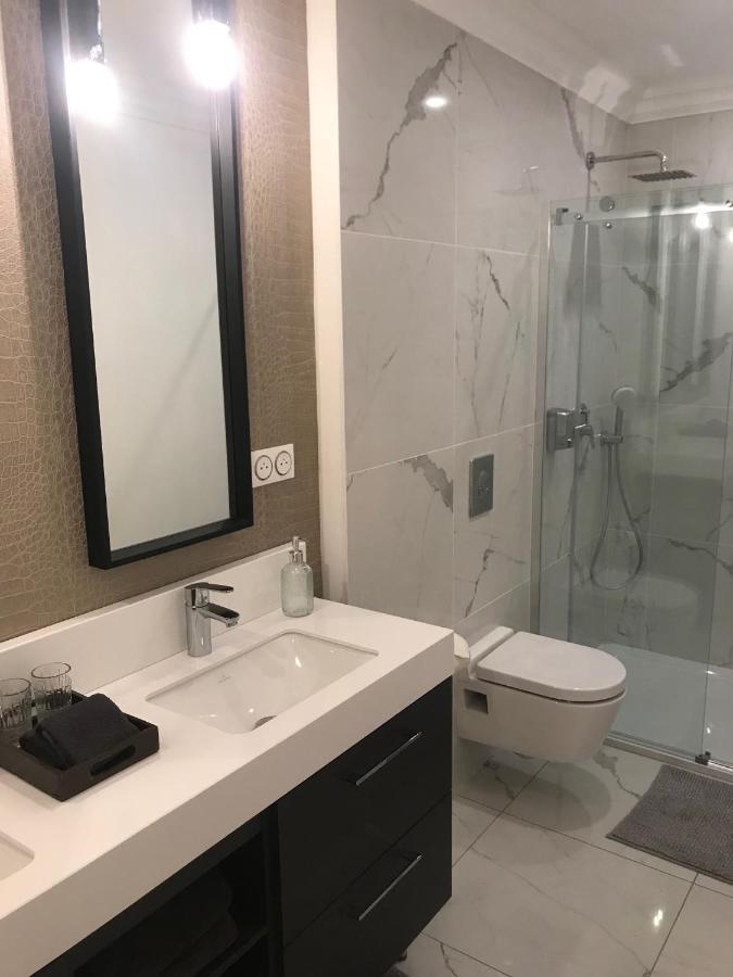 Lazare Maison De Maitre , Appartements De Standing Avec Parking Privatif A Seulement 7 Minutes A Pied Du Centre Historique De Безие Екстериор снимка