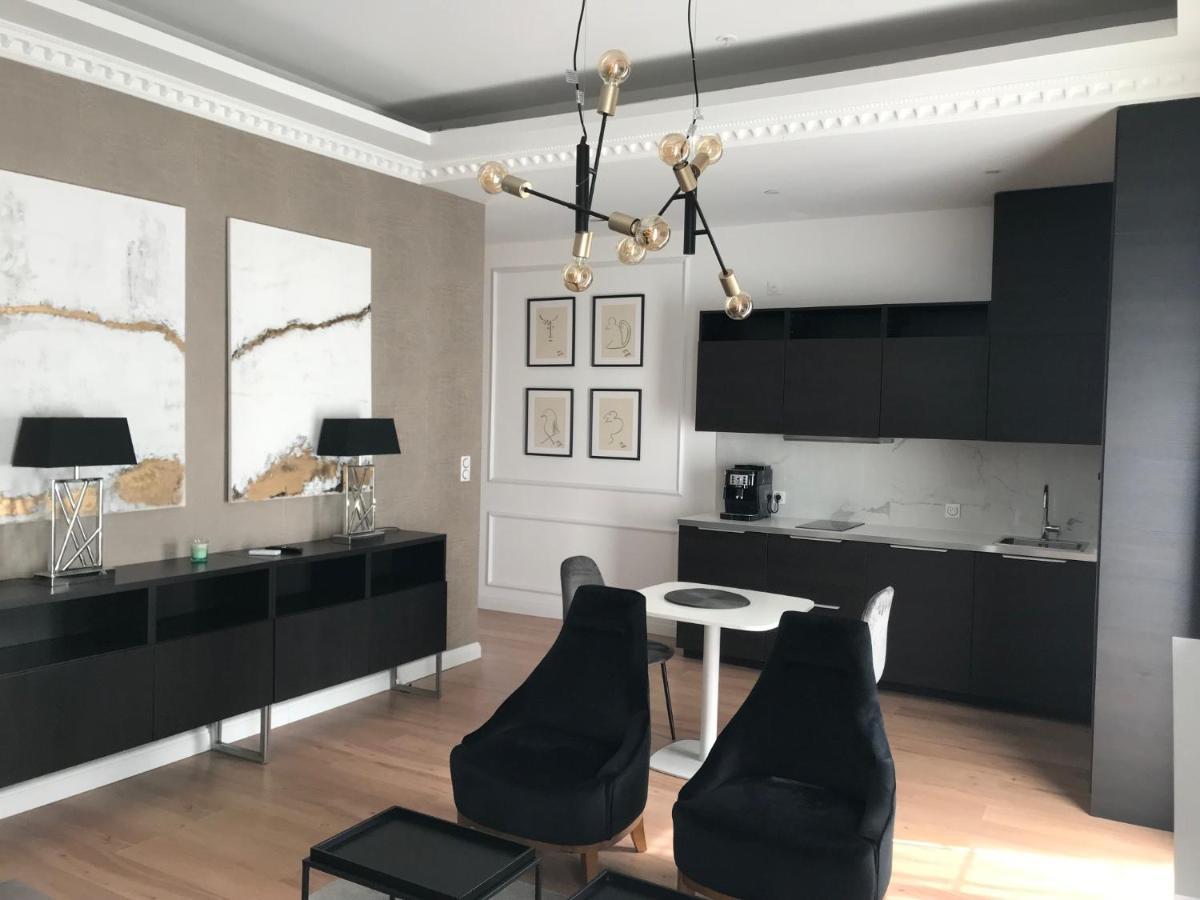 Lazare Maison De Maitre , Appartements De Standing Avec Parking Privatif A Seulement 7 Minutes A Pied Du Centre Historique De Безие Екстериор снимка