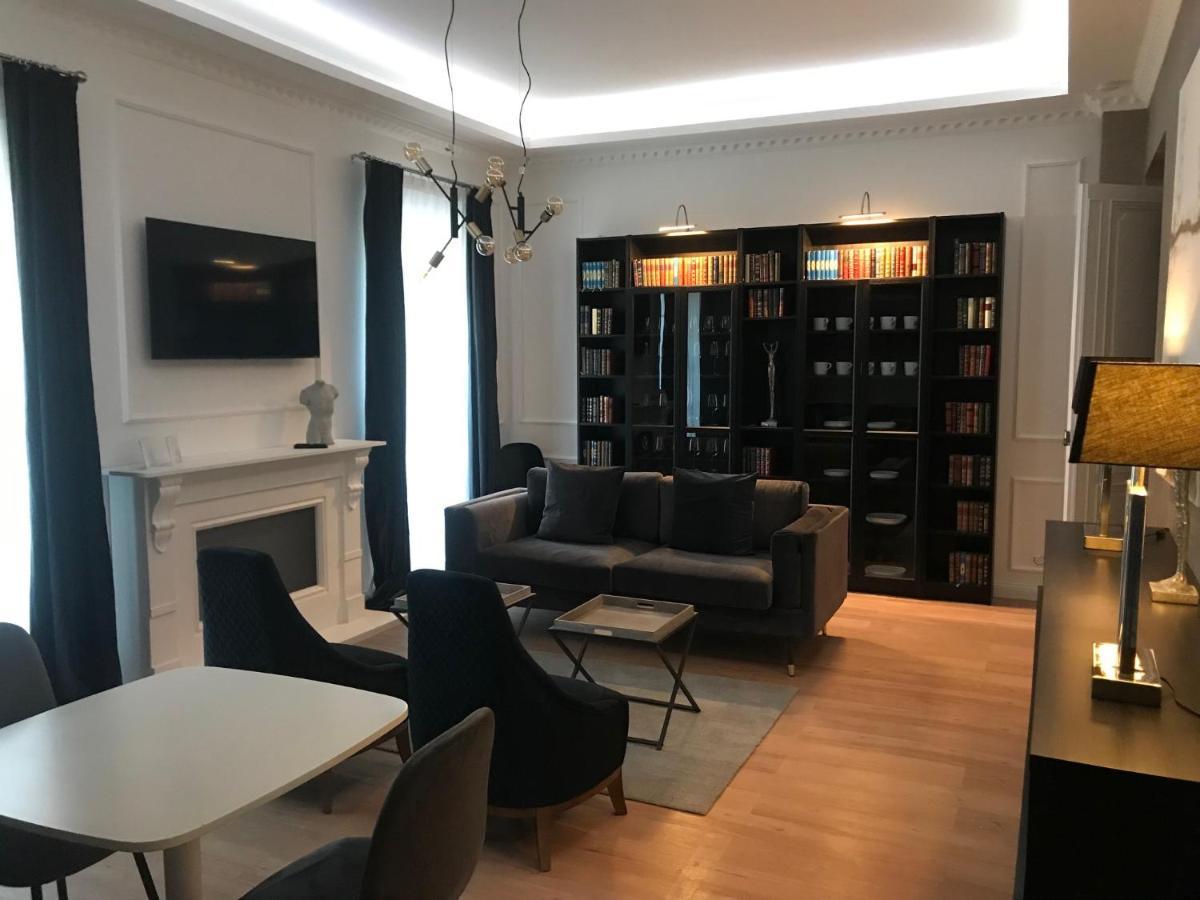 Lazare Maison De Maitre , Appartements De Standing Avec Parking Privatif A Seulement 7 Minutes A Pied Du Centre Historique De Безие Екстериор снимка